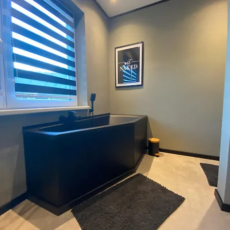 Le Ravel Maison Бург-Ройланд